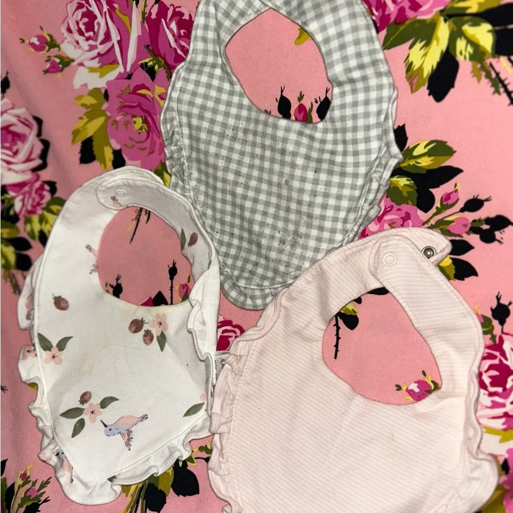 Carters humming bird strawberry baby bibs set of 3 gingham pink ruffle trim p/o